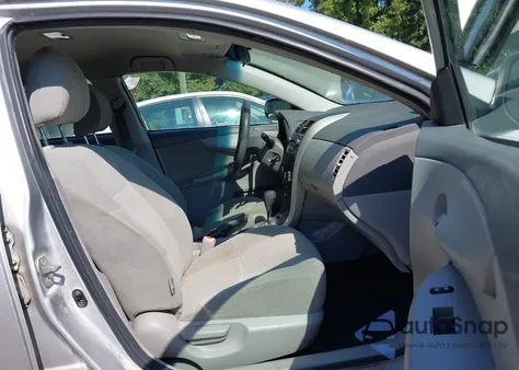 2010 Toyota Corolla Le z USA, uszkodzony, nr VIN 2T1BU4EE3AC483225